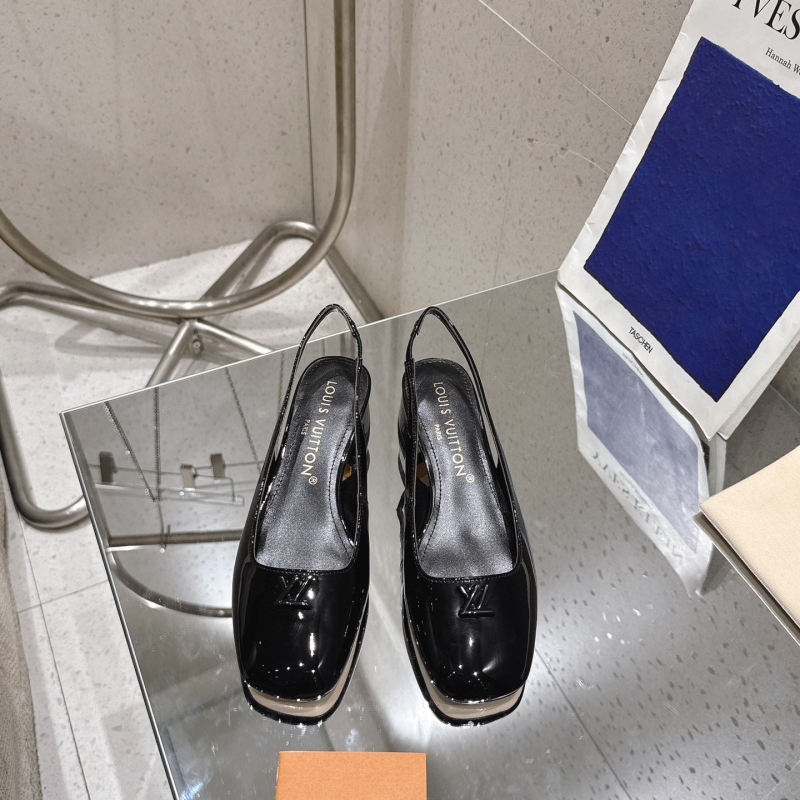 l0vis Vvtt0n heeled shoes